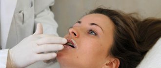 Нанесение анестетика на губы перед инъекциями